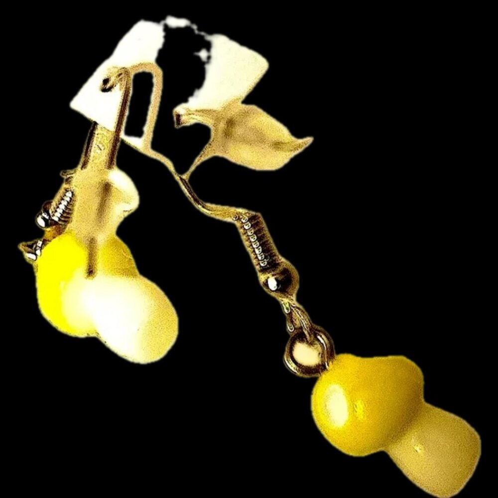Beautifully designed set of two magic mushroom earrings daisy 🌼 yellow & white